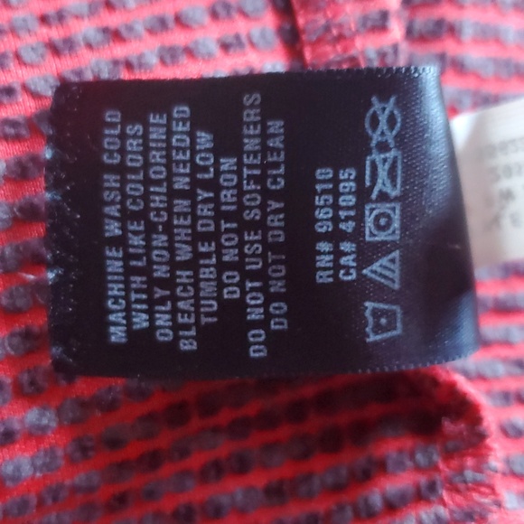 Under Armour red half zip long sleeve - Picture 10 of 10